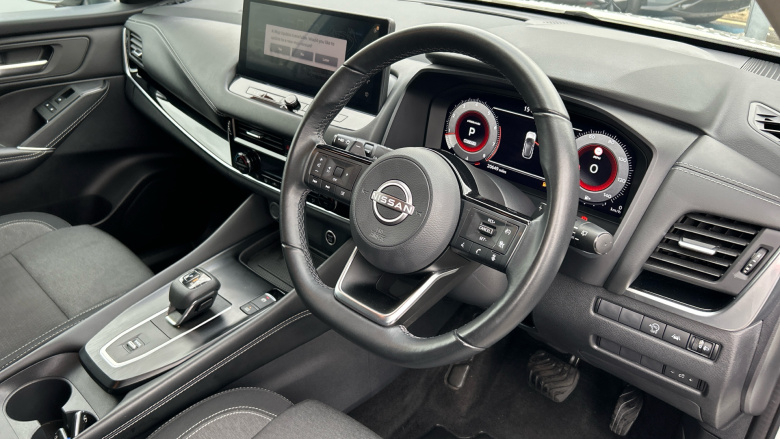 Nissan Qashqai 1.3 DiG-T MH 158 N-Connecta 5dr Xtronic Petrol Hatchback